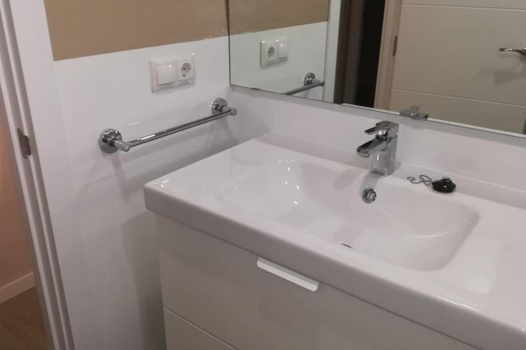 Apartamento Cuarzo Севиля Екстериор снимка